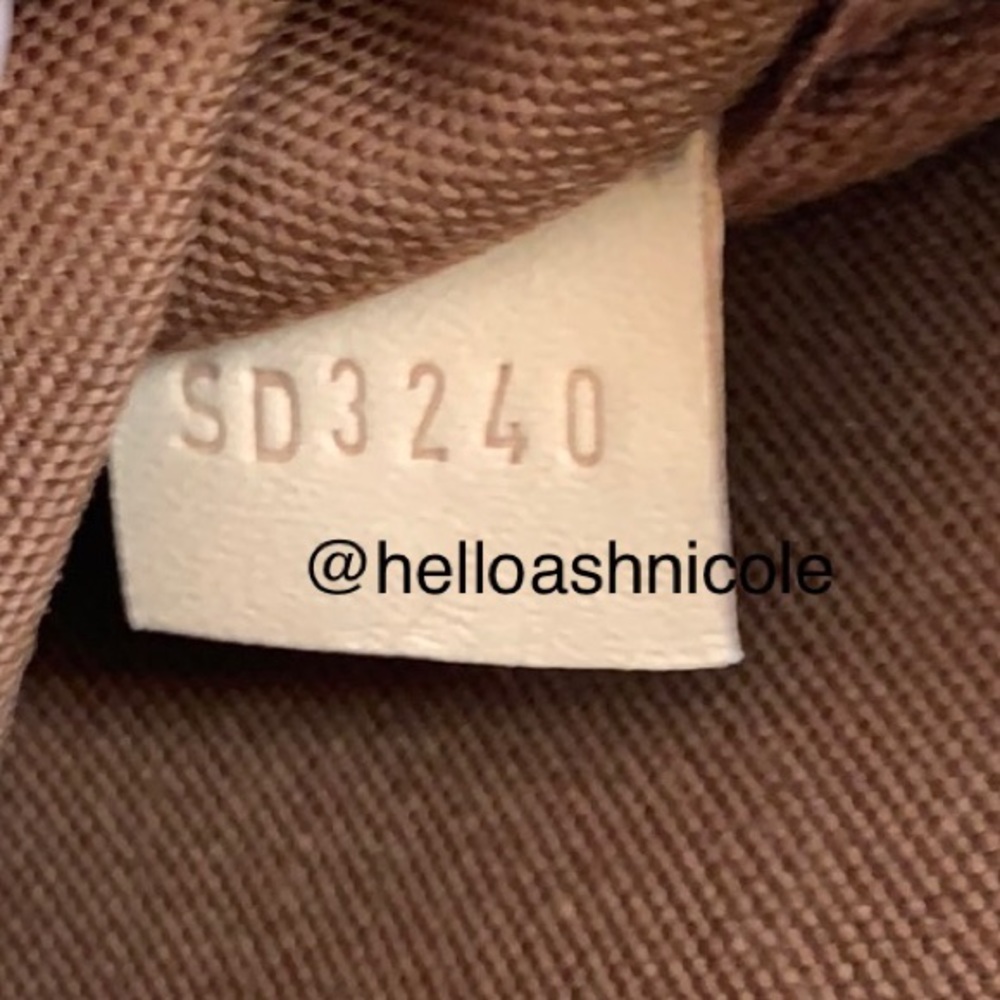 SOLD Authentic NEW 2020 Multi-Pochette Accessories - Picture 9 of 10
